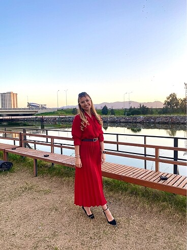 Trendyol & Milla Pileli kırmızı elbise