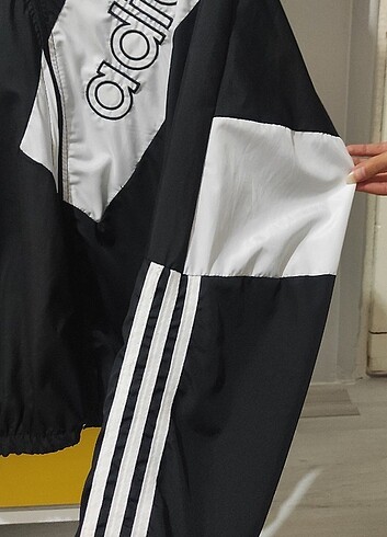 Adidas mevsimlik hırka 