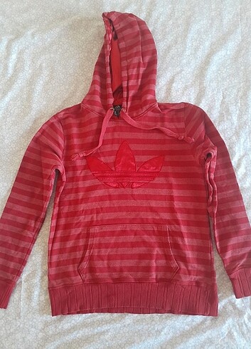 Kırmızı Adidas sweatshirt