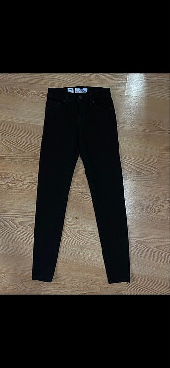 32 Beden siyah Renk Bershka skinny jean