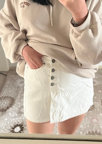 Düğmeli Beyaz Mini Denim Şort - Görsel 2