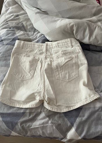 Düğmeli Beyaz Mini Denim Şort - Görsel 3