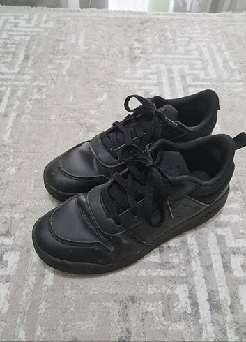 Adidas siyah az kullanılmış orjinal spor ayakkabı 