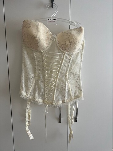 H&M Yeni inci jartiyer
