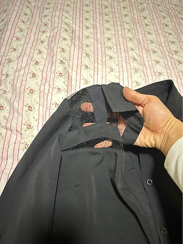 Siyah transparan detay gömlek - Görsel 3