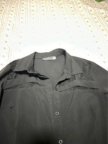 Siyah transparan detay gömlek - Görsel 2