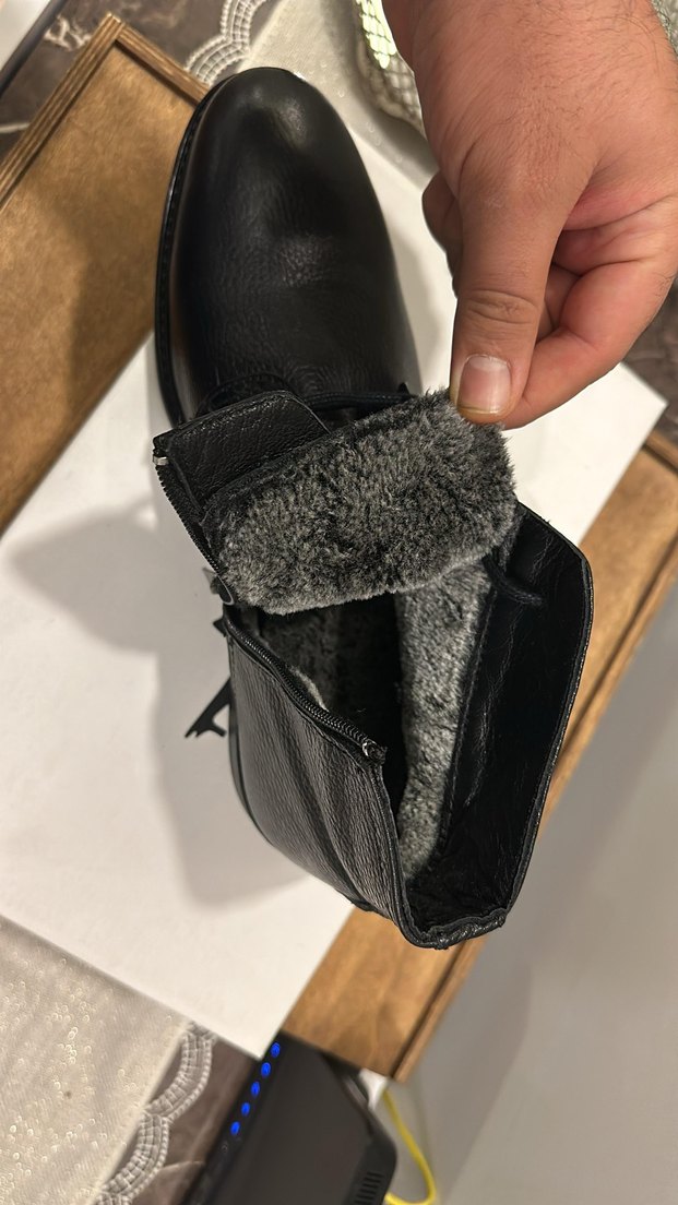 Siyah erkek bot - Görsel 2