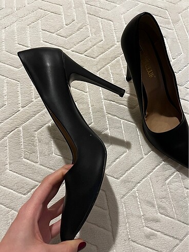 39 Beden Stiletto