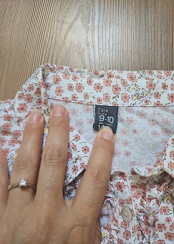 Zara Bej Çiçek Desenli Uzun Kollu Kadın Gömlek