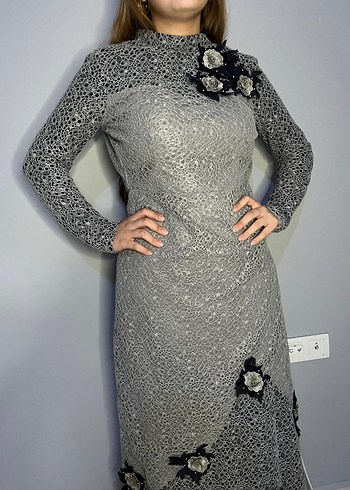 Uzun Kollu Gri Çiçekli Gotik Elbise - Görsel 6