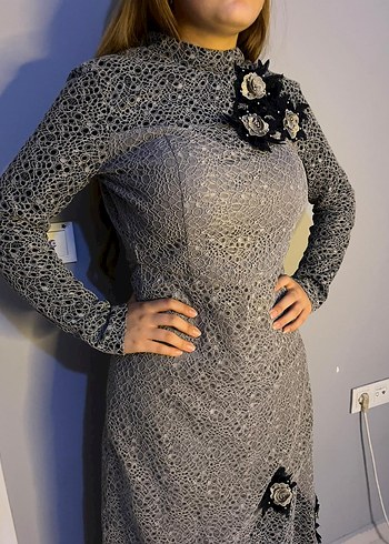 Uzun Kollu Gri Çiçekli Gotik Elbise - Görsel 7