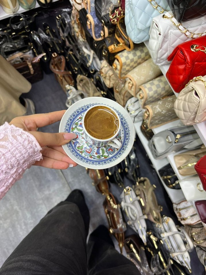 Desenli Beyaz Kahve Fincanı ve Tabağı - Görsel 2