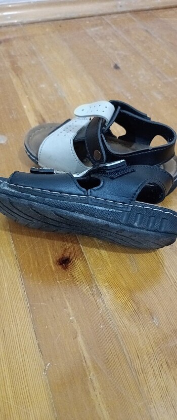 28 Beden Erkek çocuk sandalet 