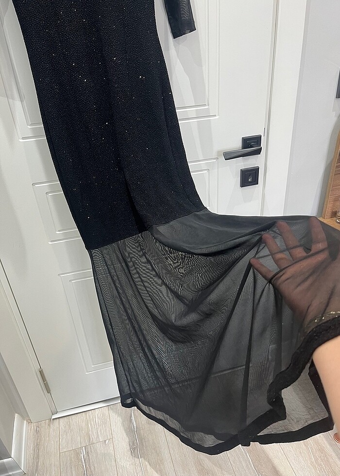 Tüllü simli balık elbise - Görsel 4