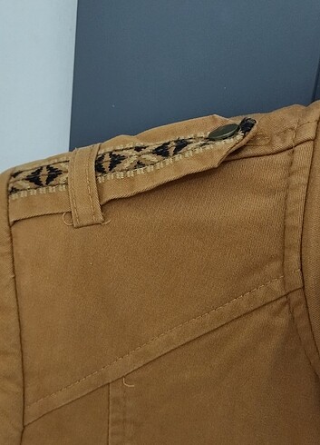 l Beden Tugba trench