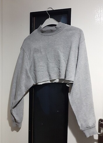 HM crop kesim sweatshirt