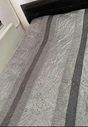 Beden TAÇ PULLU PAYETLİYATAK ÖRTÜSÜ