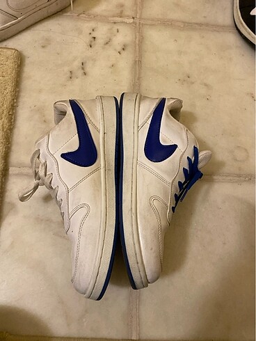 Nike Nike court borough low