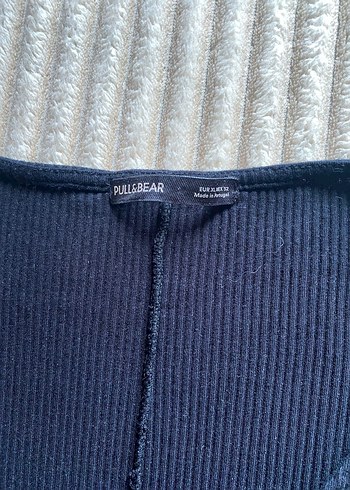 Düğmeli siyah V Yaka Uzun Triko Elbise - Görsel 3