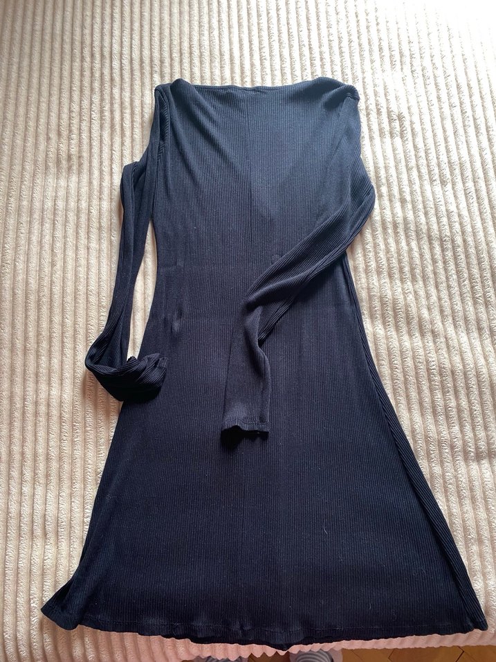 Düğmeli siyah V Yaka Uzun Triko Elbise - Görsel 2