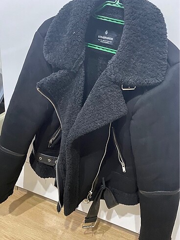 m Beden Stradivarius mont