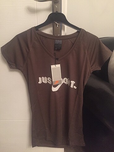Kadın sporcu t-shirt