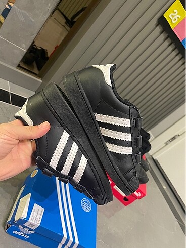 32 Beden Orjinal Adidas Süperstar unisex çocuk