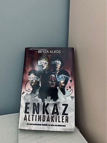 Beyza Alkoç - Enkaz Altındakiler