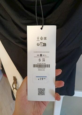 Bershka siyah gümüş zincir askılı bluz - Görsel 6