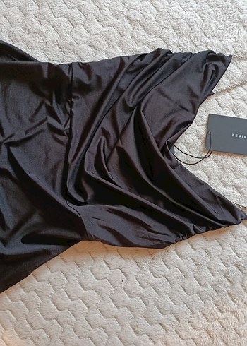 Bershka siyah gümüş zincir askılı bluz - Görsel 7