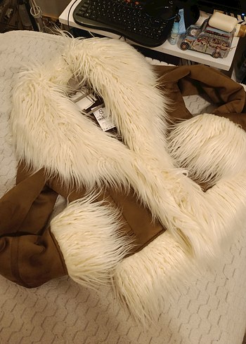 Stradivarius kahverengi Süet Kürk Detaylı Kadın Kışlık Ceket - Görsel 4