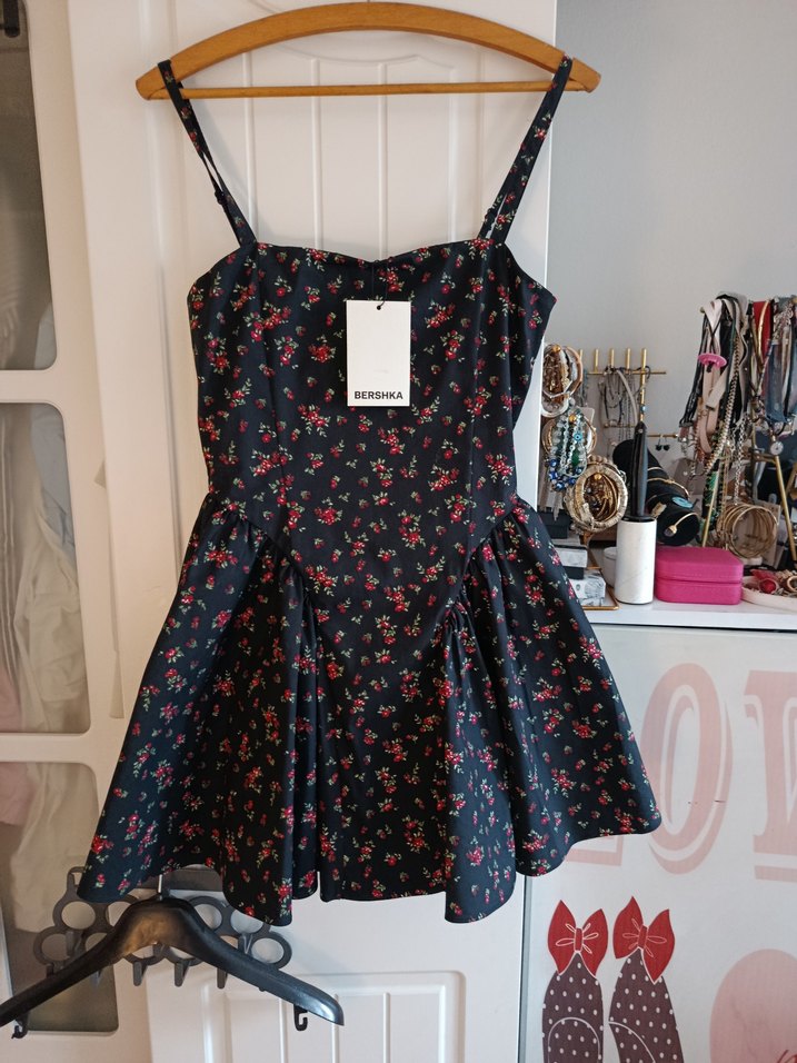 Bershka Çiçekli Askılı Midi Elbise - Görsel 3