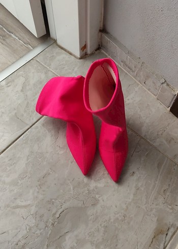 Pembe Stiletto Topuklu Elastik Kadın Bot