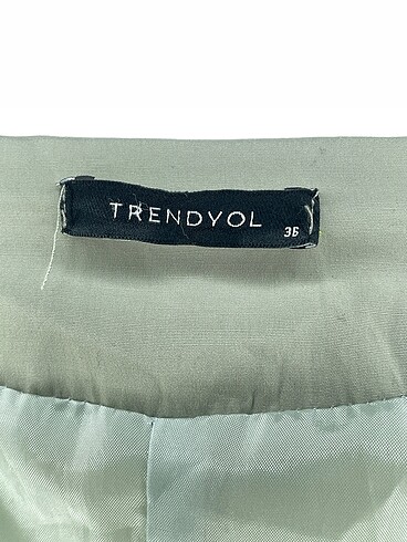 36 Beden çeşitli Renk Trendyol & Milla Trenchcoat %70 İndirimli.