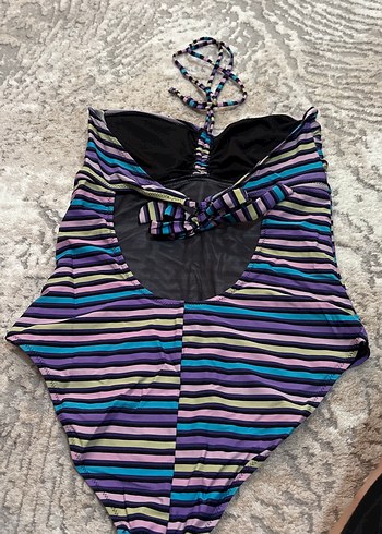 Çok Renkli Pilili Askılı Kadın Mayo - Görsel 2