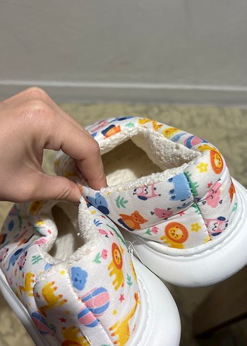 Renkli Çocuk Terliği Velcro Bantlı - Görsel 3