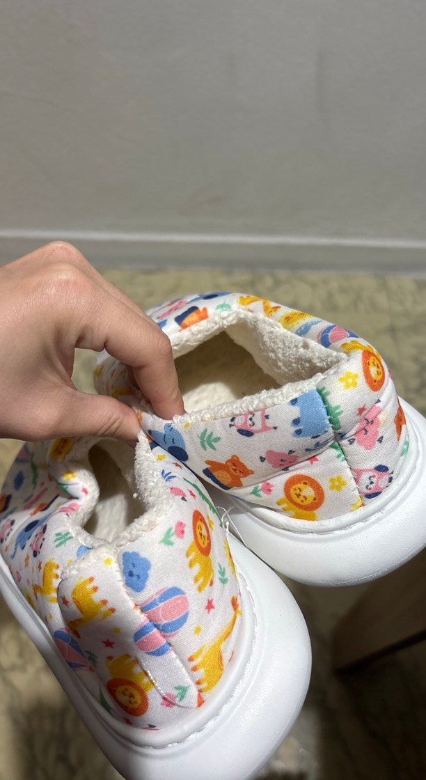 Renkli Çocuk Terliği Velcro Bantlı - Görsel 3