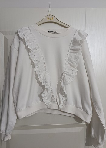 bayan Beyaz Fırfırlı Uzun Kollu sweatshirt