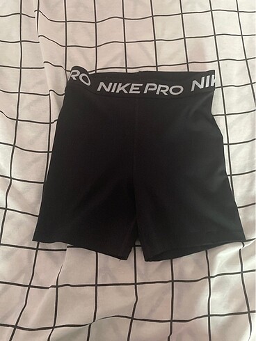 Nike pro tayt kısa orijinal