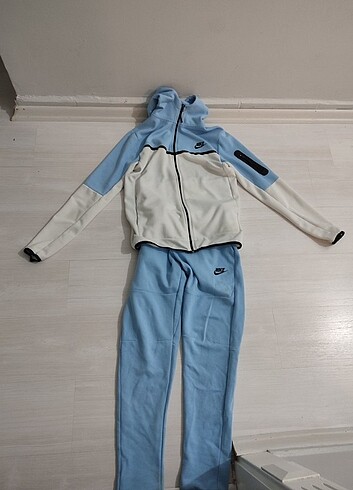 Nike tech fleece