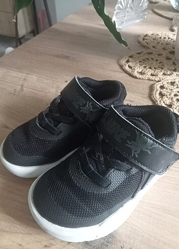 22 Beden Orjinal Nike Bebek ayakkabisi