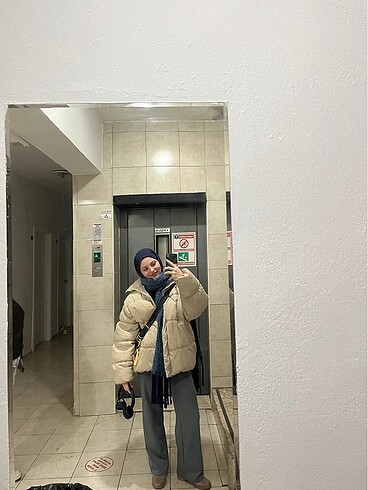 bej şişme mont