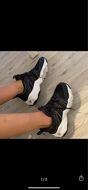 Siyah skechers dlites
