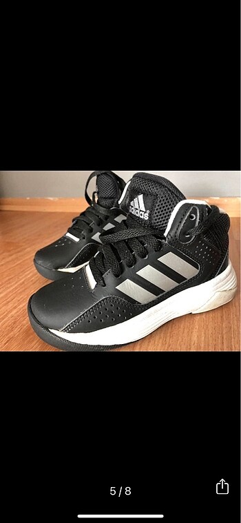 Kız erkek kullanabilir. Adidas Basketboll ayakkabası