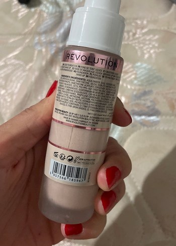 Revolution Bej Uzun Süre Kalıcı Fondöten - Görsel 2
