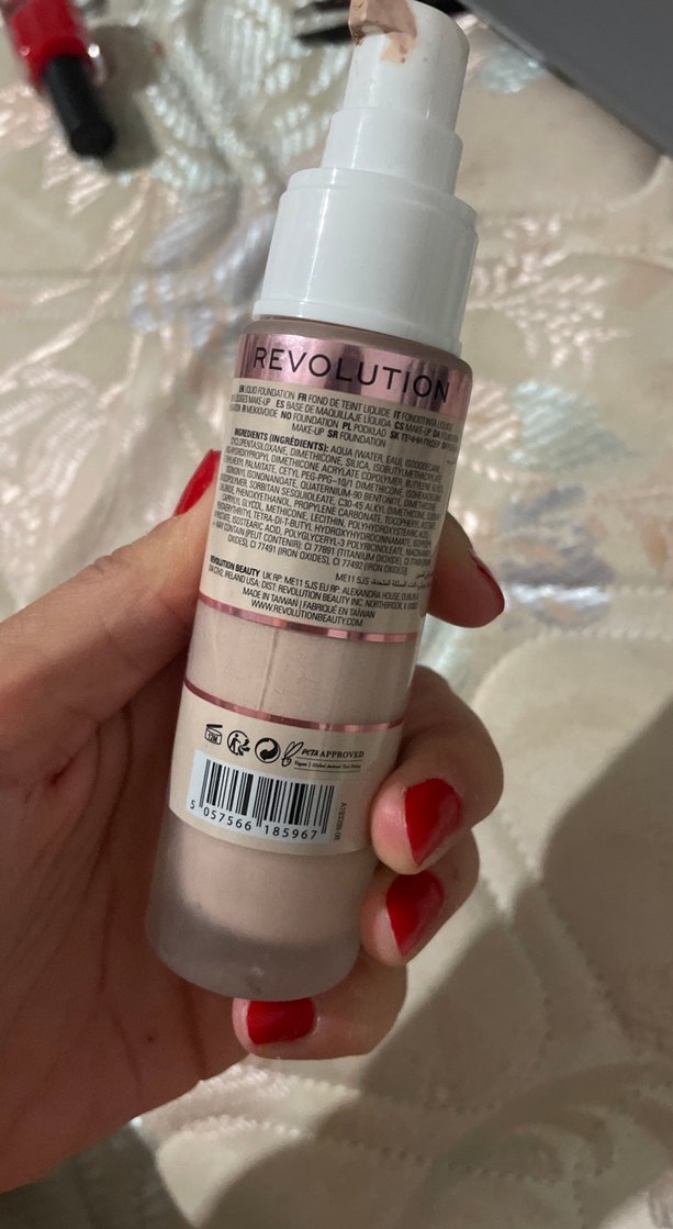 Revolution Bej Uzun Süre Kalıcı Fondöten - Görsel 2
