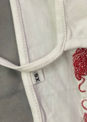 Kırmızı Baskılı Kadın Askısız Atlet - Görsel 2