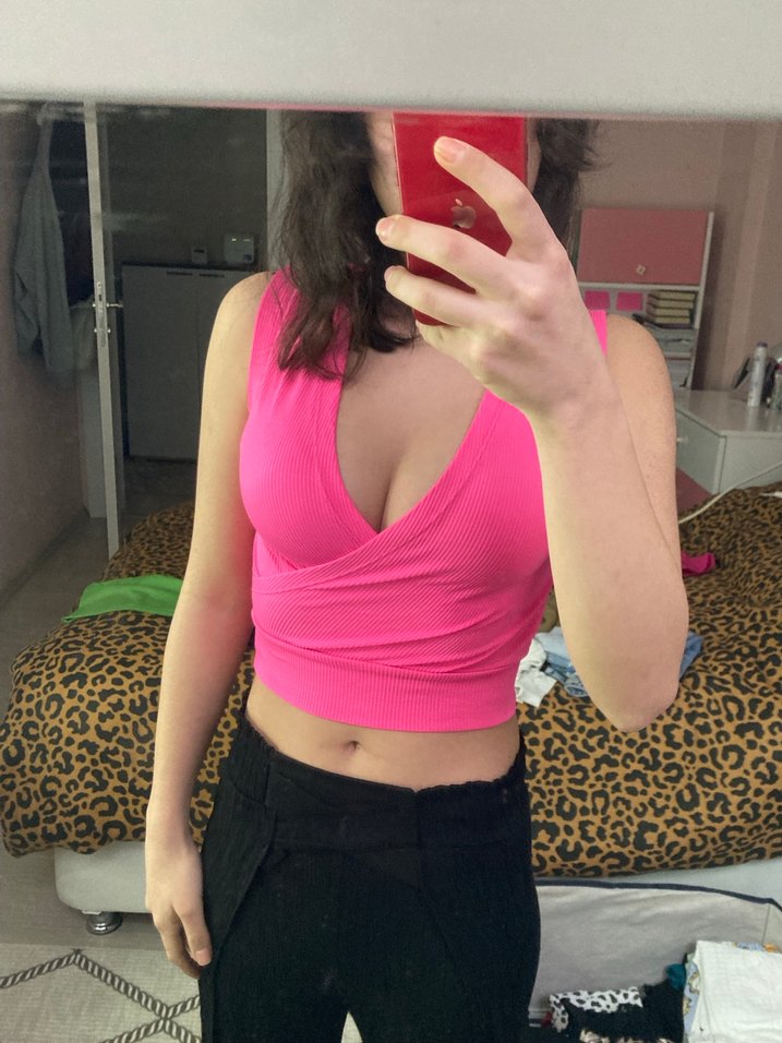 Pembe V Yaka İnce Askılı Atlet - Görsel 3