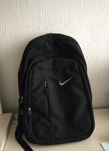 Nike okul çantası