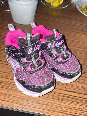 skechers